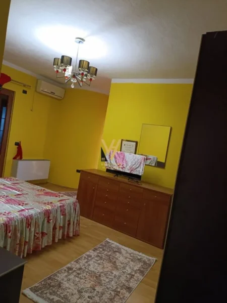 Tirane, jepet me qera shtepi 3+1+Ballkon Kati 0, 190 m² 1.000 € (SELITE)