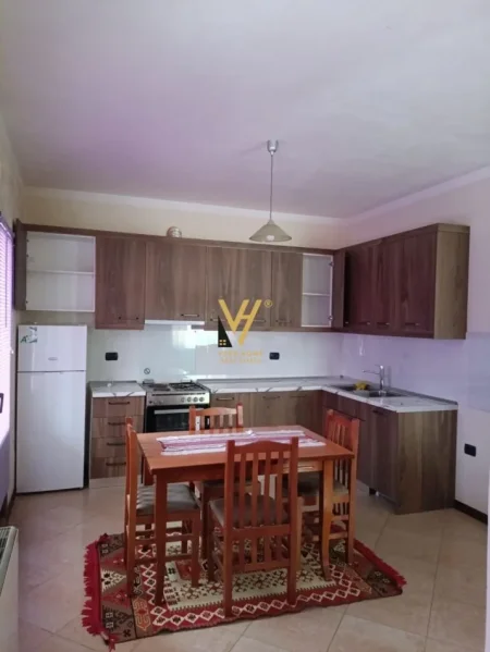 Tirane, jepet me qera shtepi 3+1+Ballkon Kati 0, 190 m² 1.000 € (SELITE)