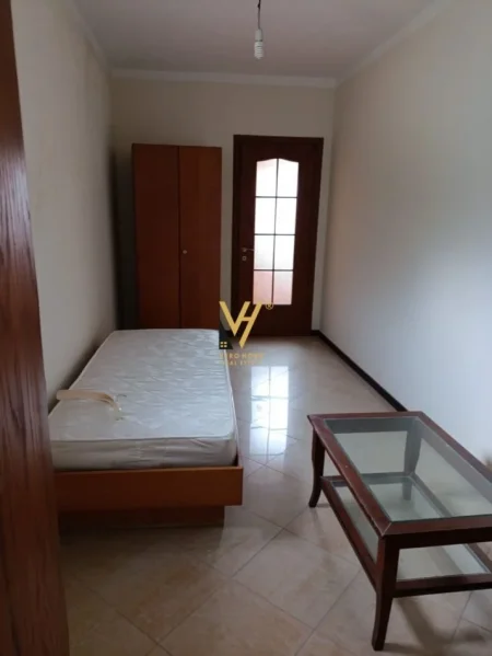 Tirane, jepet me qera shtepi 3+1+Ballkon Kati 0, 190 m² 1.000 € (SELITE)