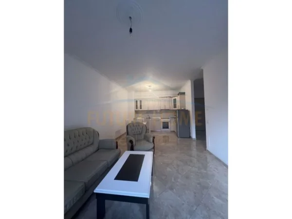 Tirane, jepet me qera apartament 2+1 Kati 4, 107 m² 400 € (Unaza e Re)
