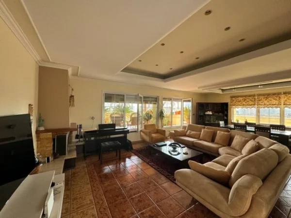 Tirane, jepet me qera apartament 3+1+Aneks+Ballkon Kati 12, 500 m² 2.300 € (Rruga Fortuzi Tirana, Albania)