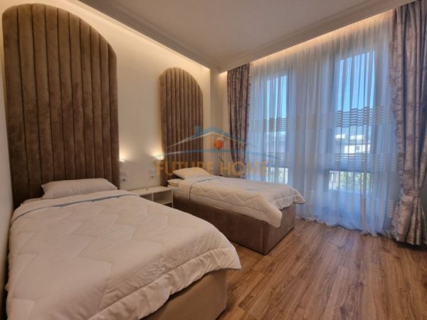 Tirane, jepet me qera apartament 2+1+Parking Kati 2, 120 m² 1.500 € (Park Gate)