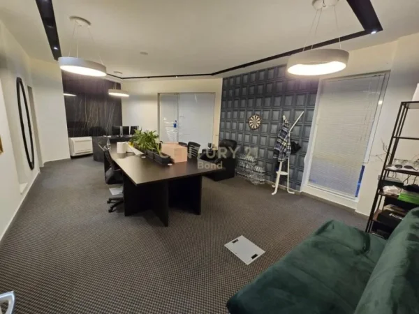 Tirane, jepet me qera ambjent biznesi Kati 1, 350 m² 3.000 € (Residenca Turdiu Tirana, Albania)