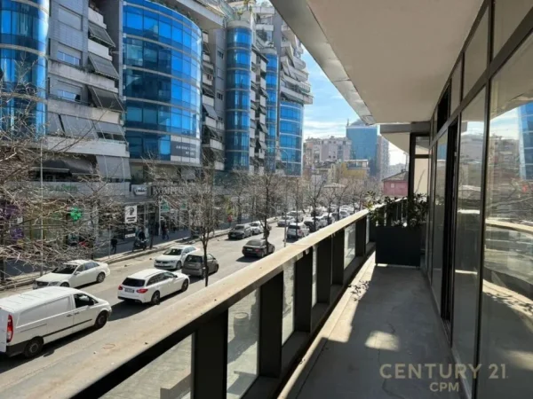 Tirane, shes dyqan Kati 1, 136 m² 340.000 € (Selvia)