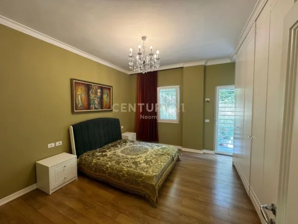 Tirane, jepet me qera apartament 2+1 Kati 3, 110 m² 850 € 