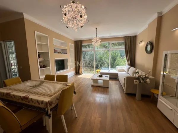 Tirane, jepet me qera apartament 2+1 Kati 3, 110 m² 850 € 