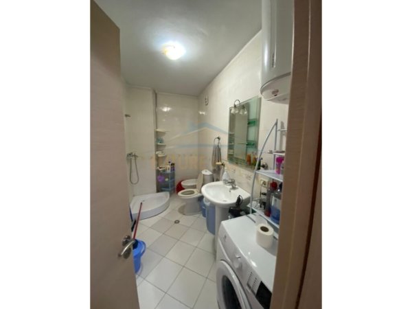 Tirane, jepet me qera apartament 2+1 Kati 2, 90 m² 600 € (Prokurorisë, Mine Peza)