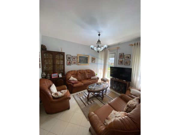 Tirane, jepet me qera apartament 2+1 Kati 2, 90 m² 600 € (Prokurorisë, Mine Peza)