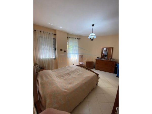 Tirane, jepet me qera apartament 2+1 Kati 2, 90 m² 600 € (Prokurorisë, Mine Peza)