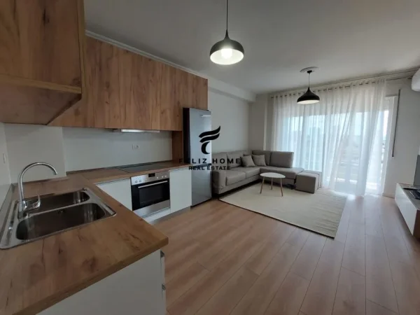 Tirane, jepet me qera apartament 2+1+Ballkon Kati 7, 86 m² 600 € (QYTET STUDENTI)
