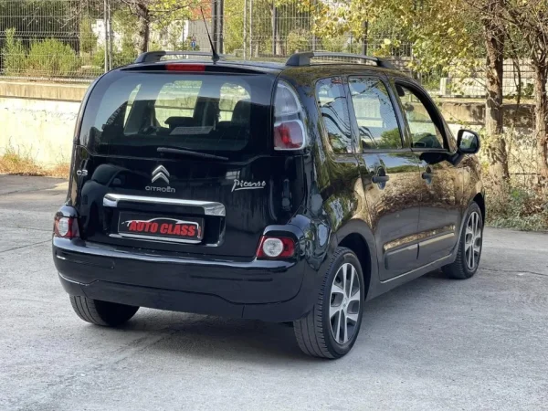 Tirane, shes makine CITROEN C3 PICASSO Benzin+Gaz, e zeze manuale Klima 178.000 km 5490 EURO