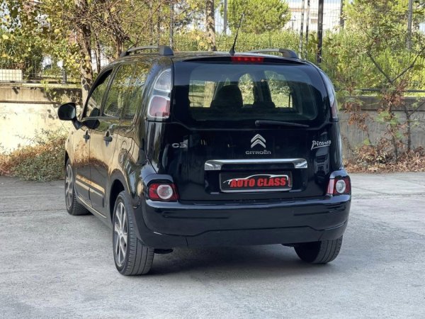 Tirane, shes makine CITROEN C3 PICASSO Benzin+Gaz, e zeze manuale Klima 178.000 km 5490 EURO