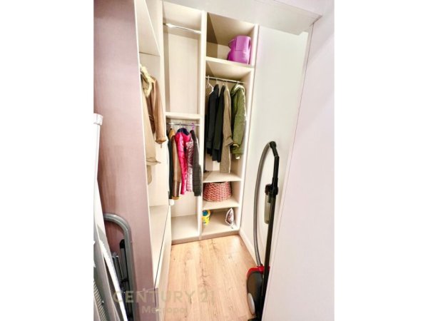 Tirane, jepet me qera apartament 2+1 Kati 3, 101 m² 1.100 € (qender)