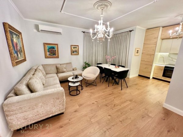 Tirane, jepet me qera apartament 2+1 Kati 3, 101 m² 1.100 € (qender)