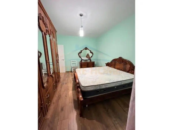 Tirane, shitet apartament 1+1+Ballkon Kati 5, 57 m² 102.600 € (Mine Peza)