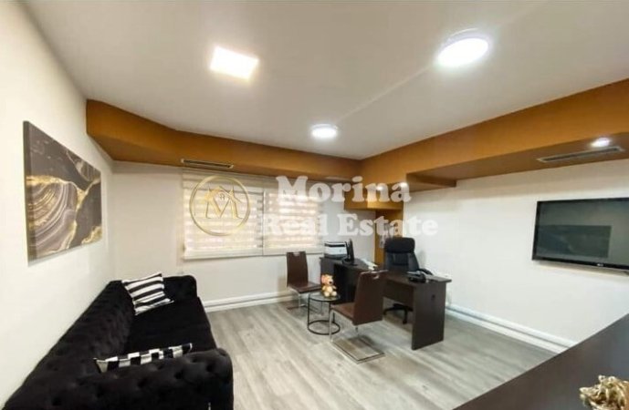 Tirane, jepet me qera ambjent biznesi Kati 2, 200 m² 3.000 € (Sheshi Willson)