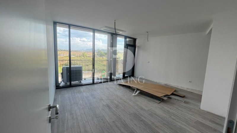 Tirane, jepet me qera apartament 2+1+Aneks+Ballkon Kati 2, 120 m² 1.200 € (Lake View Residence)