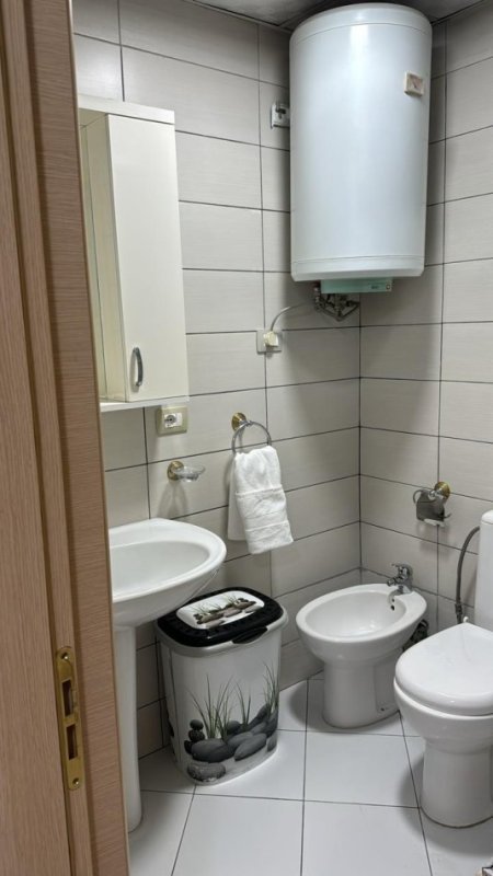 Tirane, jepet me qera apartament 2+1+Ballkon Kati 5, 100 m² 550 € (DON BOSKO)