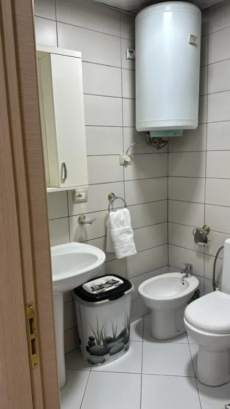 Tirane, jepet me qera apartament 2+1+Ballkon Kati 5, 100 m² 550 € (DON BOSKO)