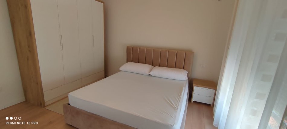 Tirane, jepet me qera apartament 2+1+Ballkon Kati 7, 90 m² 600 € (QYTET STUDENTI)