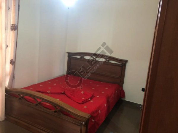 Tirane, jepet me qera apartament 2+1+Ballkon Kati 5, 90 m² 600 € (RRUGA E DIBRES)
