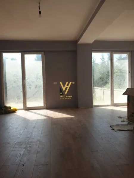 Kavaje, shitet apartament duplex 3+1+Ballkon Kati 1, 254 m² 92.400 € (KAVAJË)