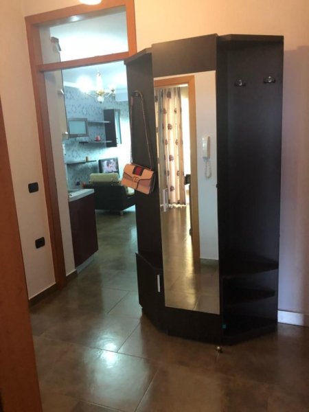 Tirane, jepet me qera apartament 2+1 Kati 5, 90 m² 600 € (Rruga e Dibres)