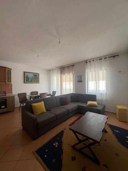 Tirane, jepet me qera apartament 2+1+Ballkon Kati 9, 95 m² 650 € (21 Dhjetori)