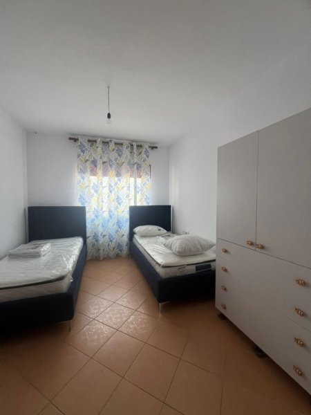 Tirane, jepet me qera apartament 2+1+Ballkon Kati 9, 95 m² 650 € (21 Dhjetori)