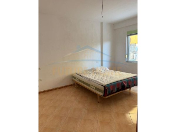 Durres, shitet apartament 1+1 Kati 3, 64 m² 70.000 € (Prane Stacionit te Trenit, Durres)