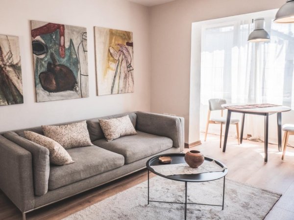 Tirane, jepet me qera apartament 1+1 Kati 4, 60 m² 600 € (Rruga e Durresit)