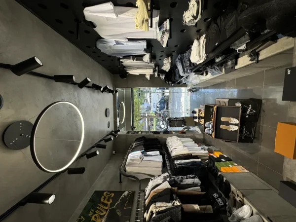 Tirane, okazion Shitet biznesi , klientel e rregull, mall i sapoardhur, Plus kontakte 40.000 €