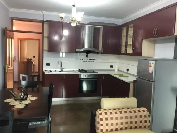 Tirane, jepet me qera apartament 2+1 Kati 5, 100 m² 600 € (RRUGA E DIBRES)