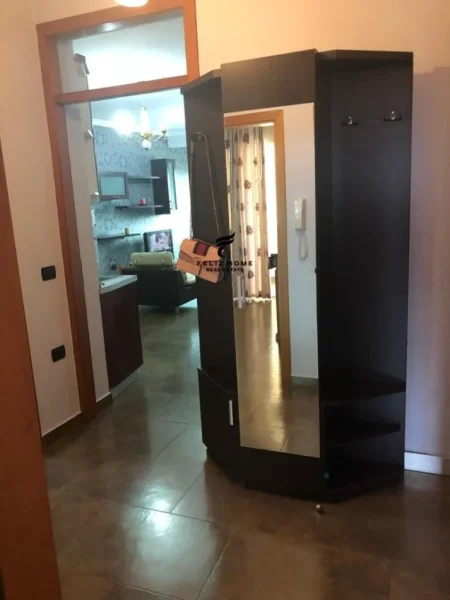 Tirane, jepet me qera apartament 2+1 Kati 5, 100 m² 600 € (RRUGA E DIBRES)