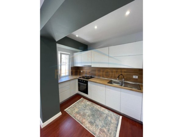 Durres, shitet apartament 2+1 Kati 3, 81 m² 135.000 € (Prane Tatimeve , Durres)