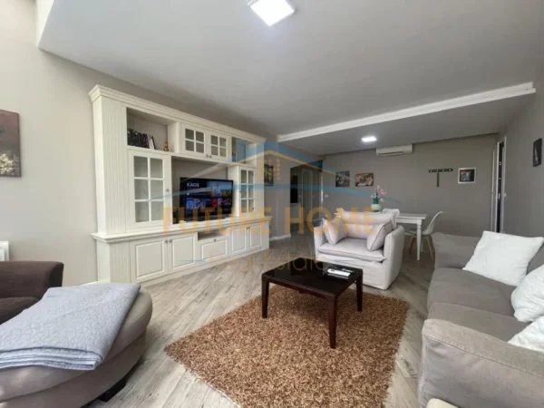 Tirane, jepet me qera apartament 2+1+Aneks+Ballkon Kati 2, 103 m² 1.150 € (Teg)
