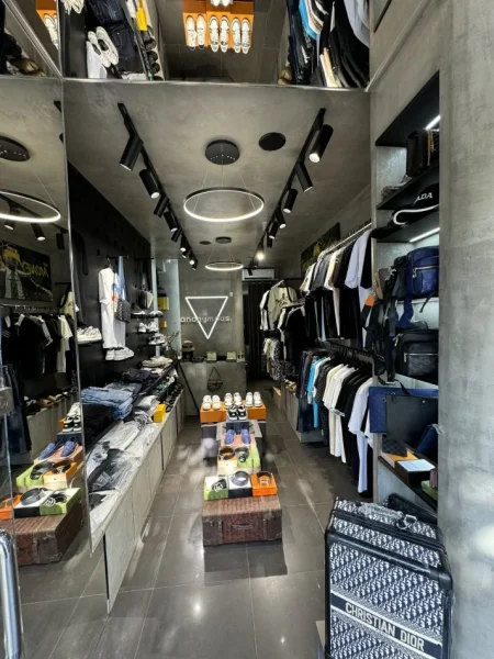 Tirane, okazion Shitet biznesi , klientel e rregull, mall i sapoardhur, Plus kontakte 40.000 €