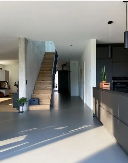 Tirane, jepet me qera zyre Kati 1, 300 m² 3.000 € (BLLOKU)