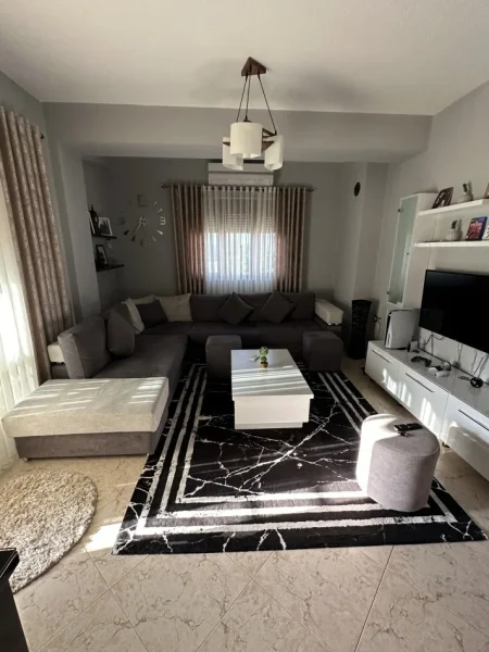 Pogradec, shitet apartament 2+1+Aneks+Ballkon Kati 4, 112 m² 100.000 € (Rruga 1 Qershori)