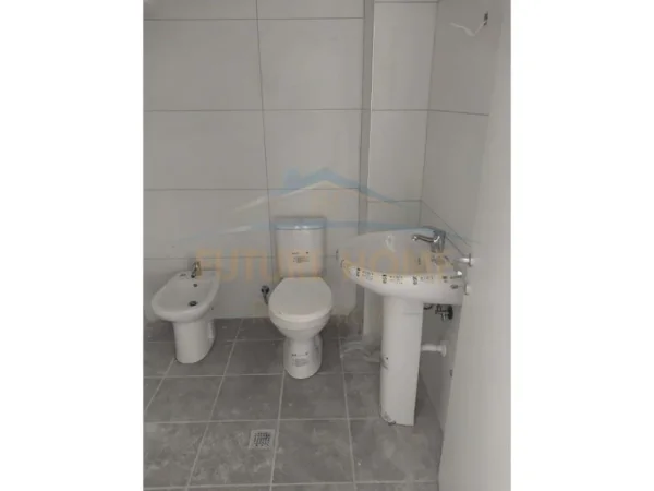 Durres, shitet apartament 1+1 Kati 3, 66 m² 55.000 € (Shkozet , Durres)