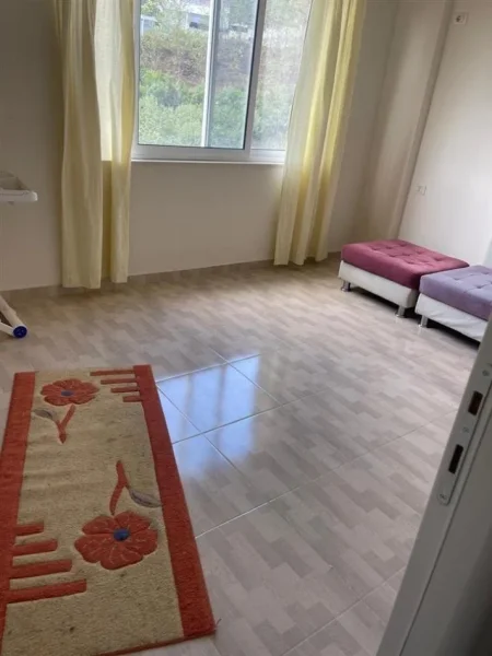 Tirane, jepet me qera 2+1 Kati 5, 90 m² 350 € (fresku)