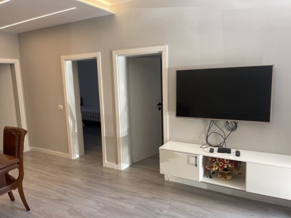 Tirane, jepet me qera apartament 2+1 Kati 1, 70 m² 500 € (Siri Kodra)
