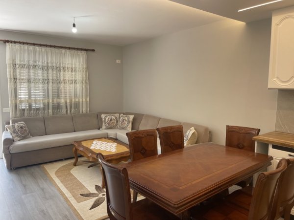 Tirane, jepet me qera apartament 2+1 Kati 1, 70 m² 500 € (Siri Kodra)