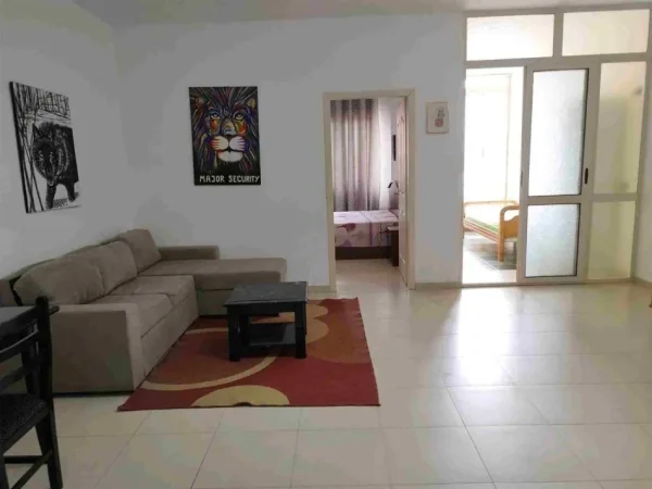Tirane, jepet me qera apartament 2+1 Kati 8, 75 m² 380 € (Yzberisht)
