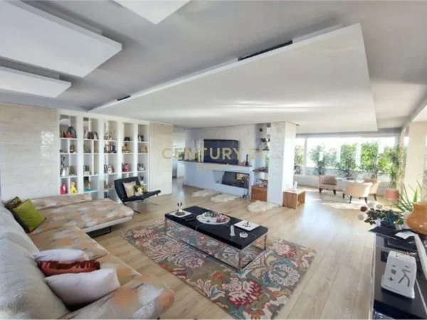 Tirane, shitet apartament+verande | Penthouse 4+1 Kati 8, 343 m² 466.500 € (Rruga Naim Frashëri, Tirane)