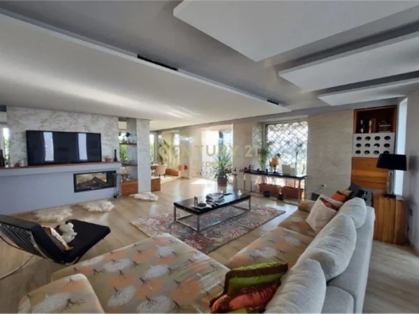 Tirane, shitet apartament+verande | Penthouse 4+1 Kati 8, 343 m² 466.500 € (Rruga Naim Frashëri, Tirane)