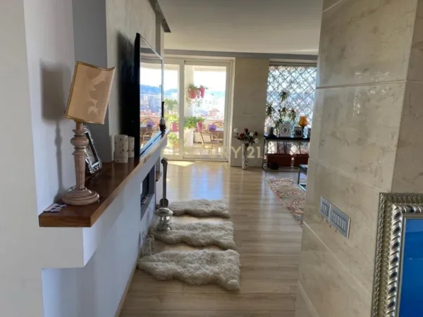 Tirane, shitet apartament+verande | Penthouse 4+1 Kati 8, 343 m² 466.500 € (Rruga Naim Frashëri, Tirane)