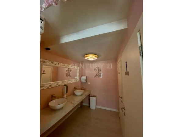 Tirane, shes lokal Kati 0, 110 m² 40.000 €