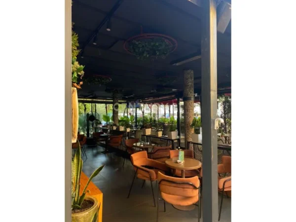 Tirane, shes lokal Kati 0, 185 m² 265.000 €