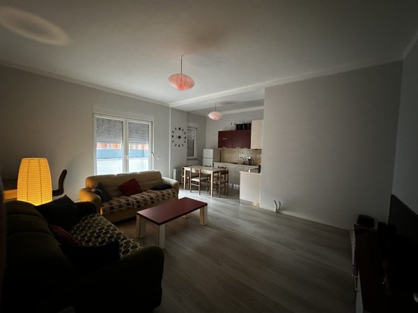 Tirane, jepet me qera apartament 2+1+Ballkon Kati 2, 70.000 lekë (Bulevardi Gjergj Fishta, ish stacioni fundit i Tiranes se re)